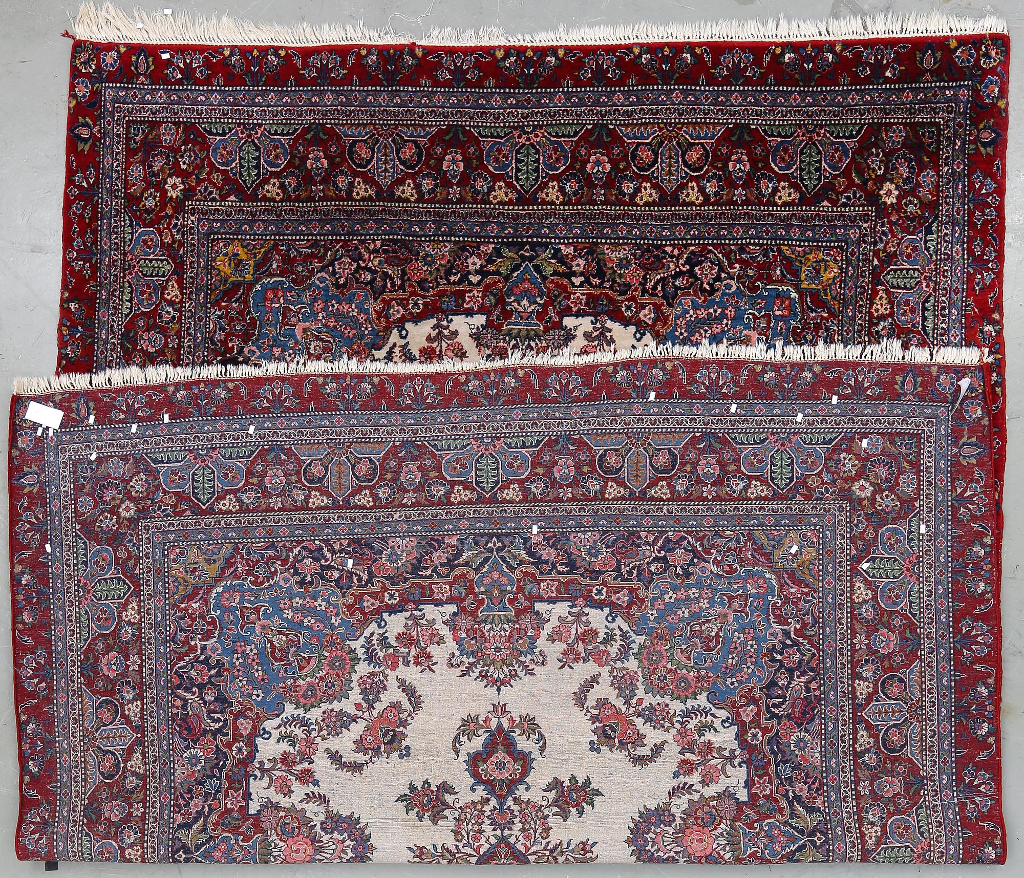 MATTA, Sarouk, ca 320x237 cm.