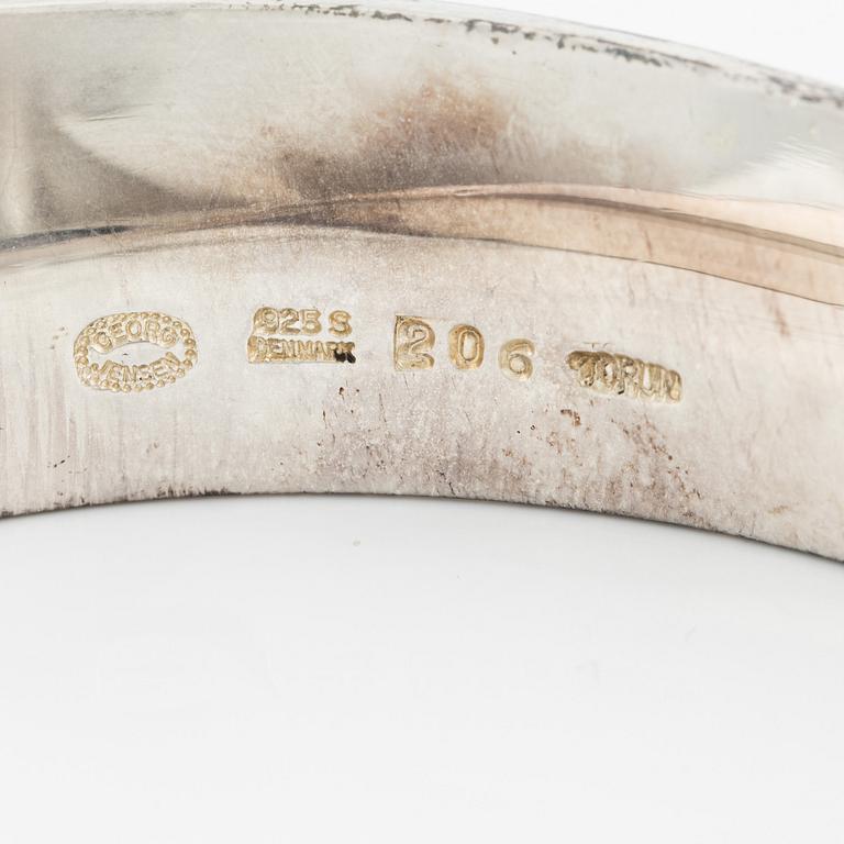 Vivianna Torun Bülow-Hübe, Bangle "Möbius, sterling silver, for Georg Jensen".