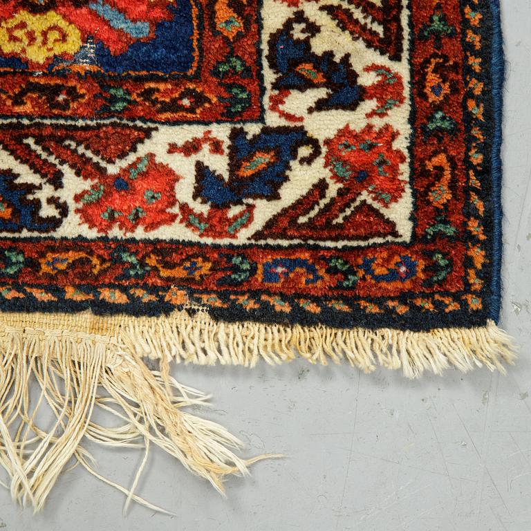 A rug, semi-antique Hamadan, ca 140 x 110 cm.