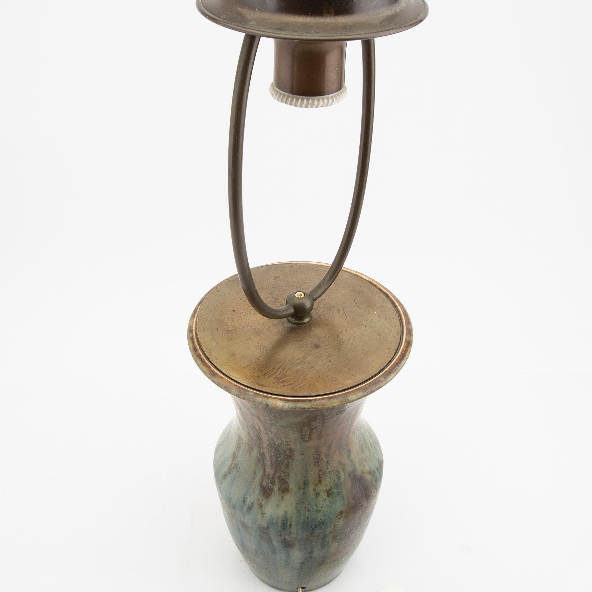 A porcelain table lamp by Bing & Gröndahl from the 1920's.