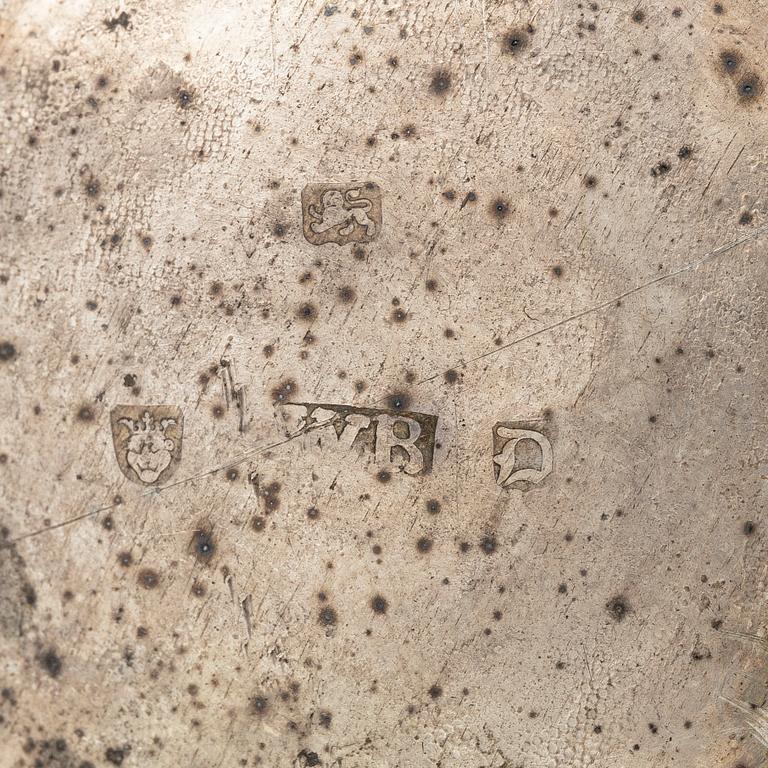 A double-case silver pocket watch by Sam Weldon (watchmaker in London, fl. ca 1740-80).