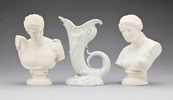 VAS samt PORTRÄTTBYSTER, ett par, parian, Gustafsberg, 1800/1900-tal.