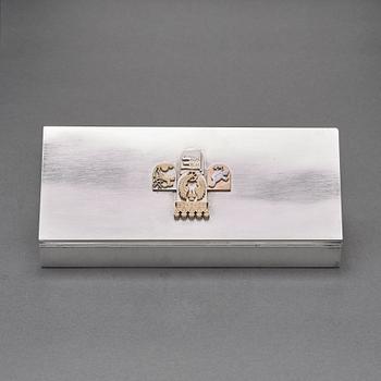 Wiwen Nilsson, a sterling rectangular box with a two colour gilt emblema in relief, Lund 1956.