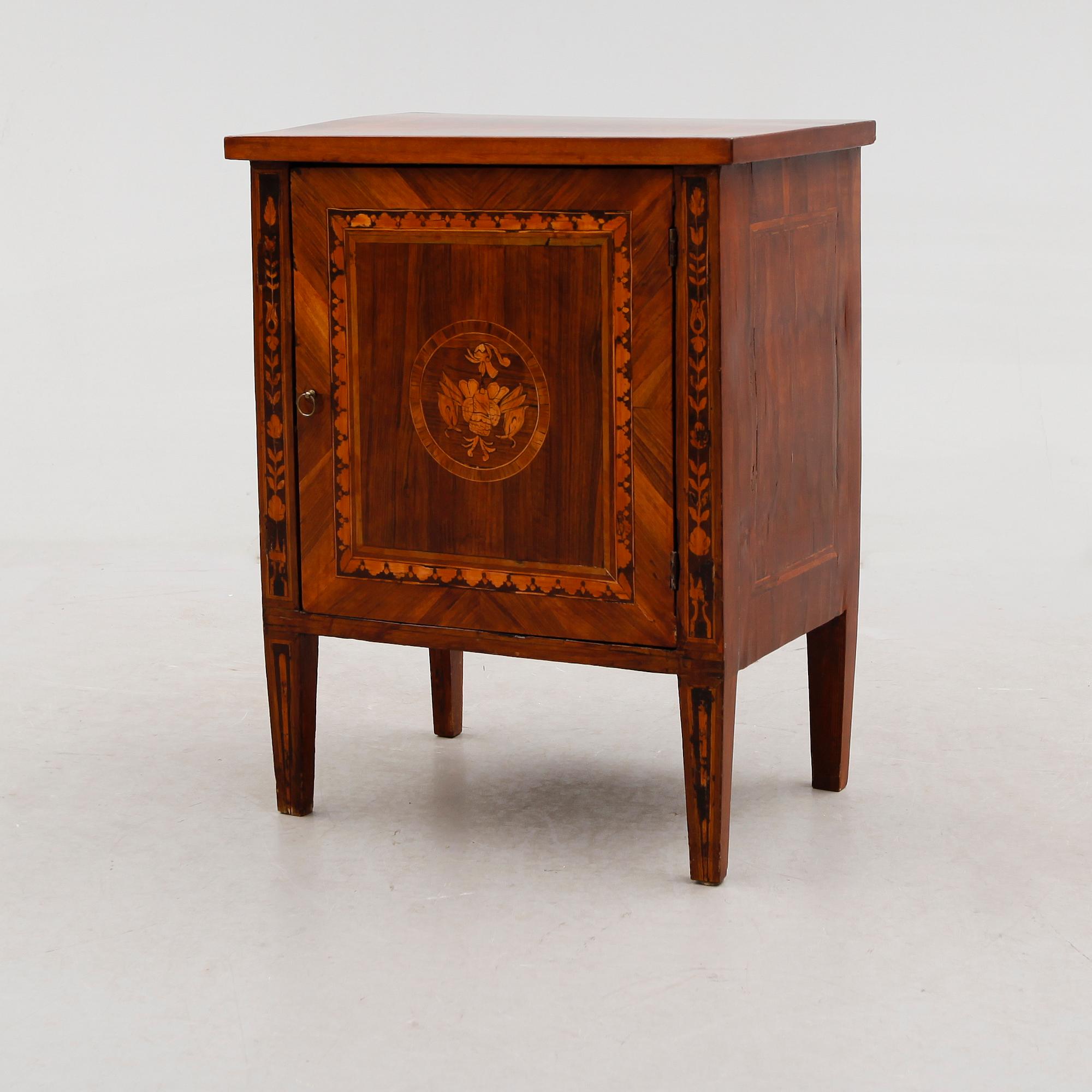 POTTSKÅP, Louis XVI-stil, troligen Italien 1800-tal.