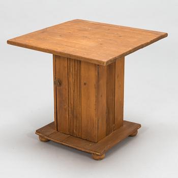 Eliel Saarinen, 3-piece nursery furniture set 'Elsa' for Oy Stockmann Ab, Keravan puusepäntehdas, Finland 1918.