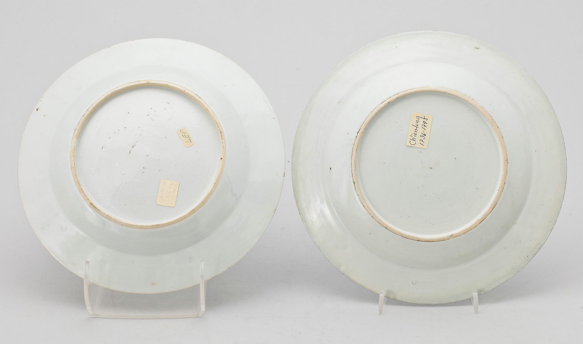 TALLRIKAR, 2 st, porslin, Kina, 1700-tal.