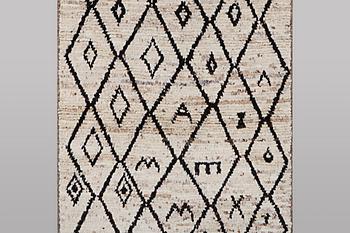 A runner carpet, Morocco, Berber, ca 286 x 86 cm.