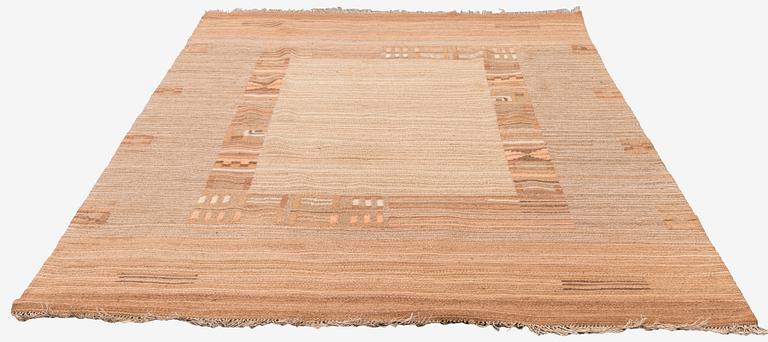 Impi Sotavalta, Karvalankamatto, Aaltosen Mattokutomo, Kiikka 1930-luku. Noin 285 x 195 cm.