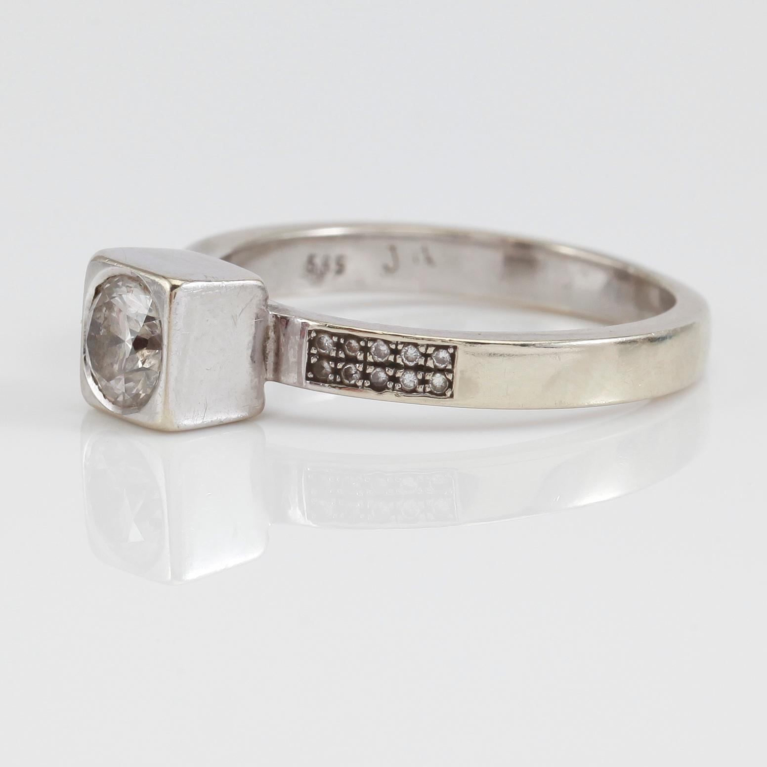 RING, 14K vitguld och diamanter.