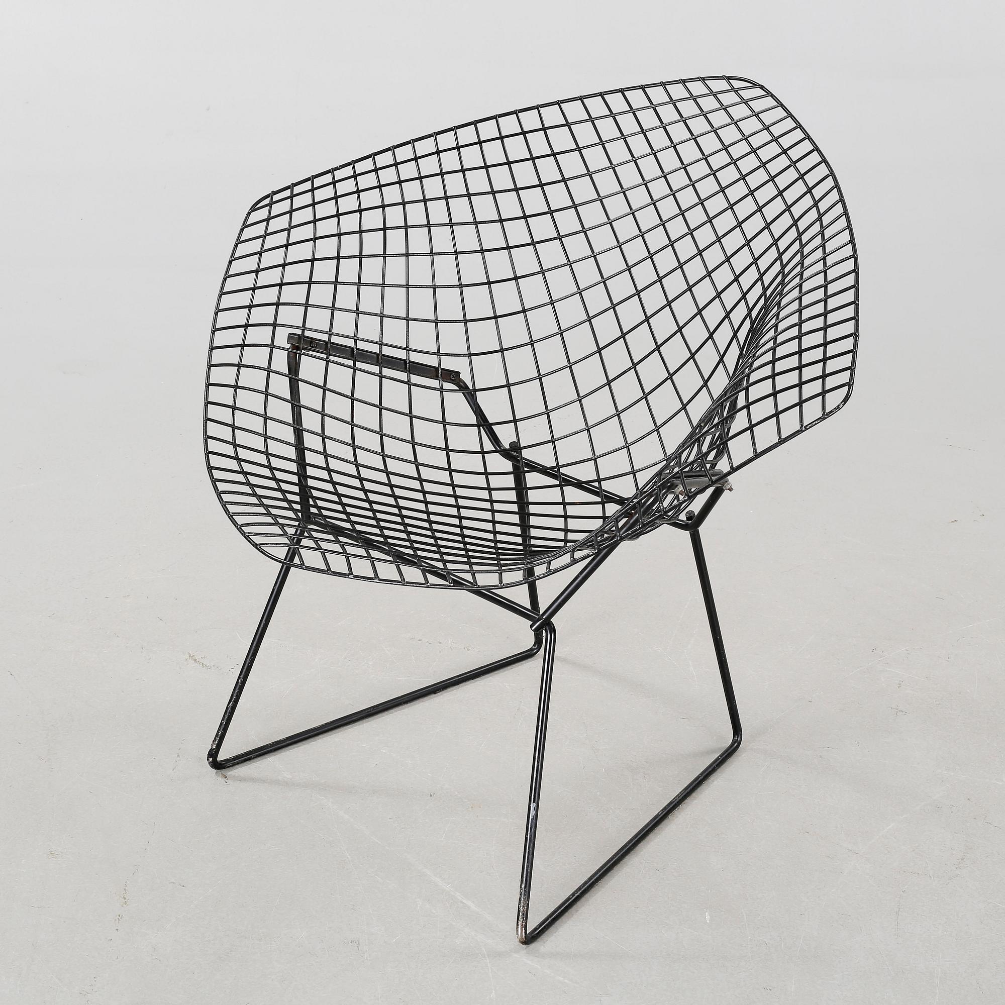 A chair by Harry Bertoia, model "Diamond Chair", third quarter of the 20th century.
