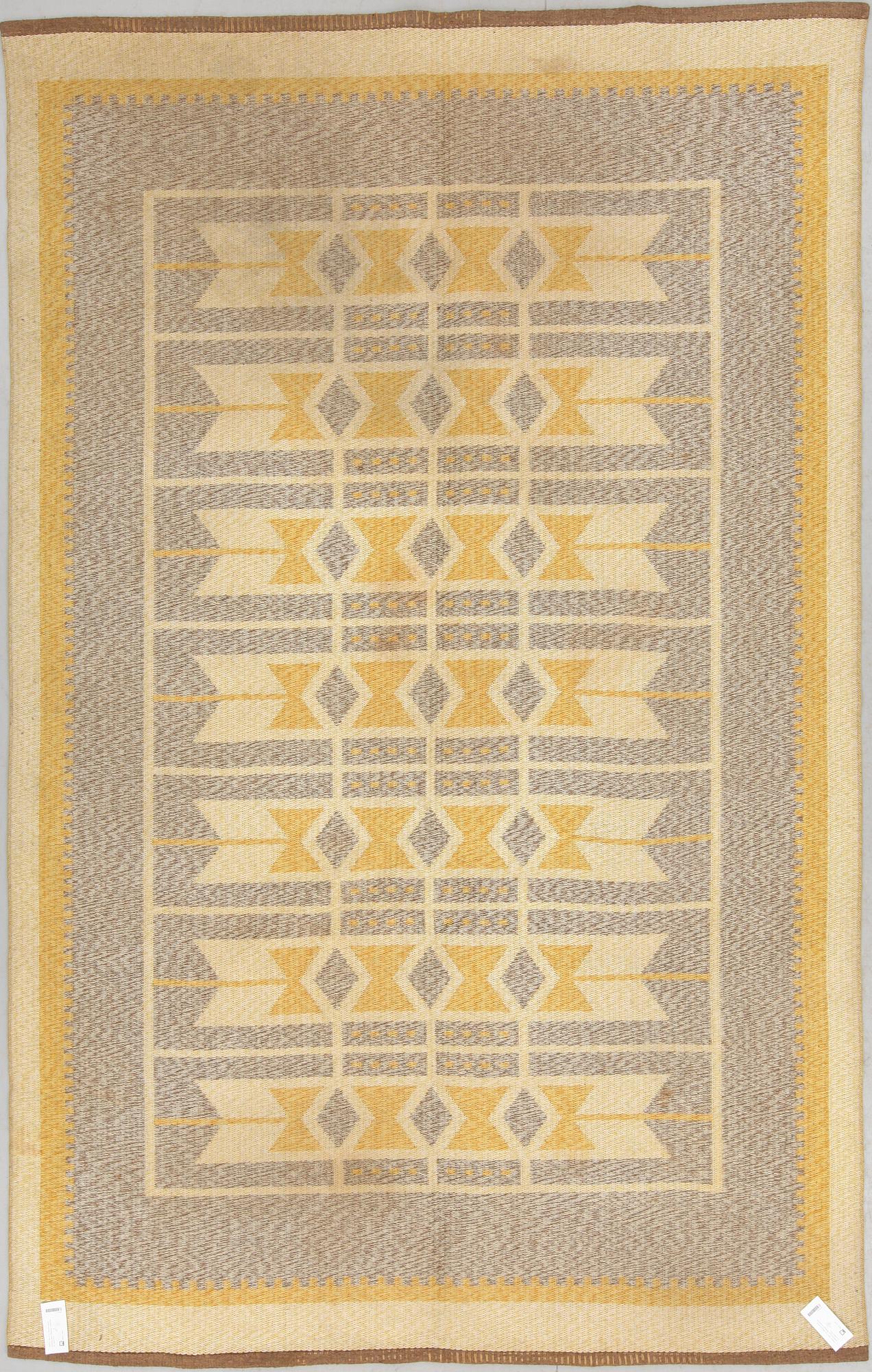 MATTA. Maskinvävd, dubbelvävd. Möjligen Kasthall. 
Ca 282x179.