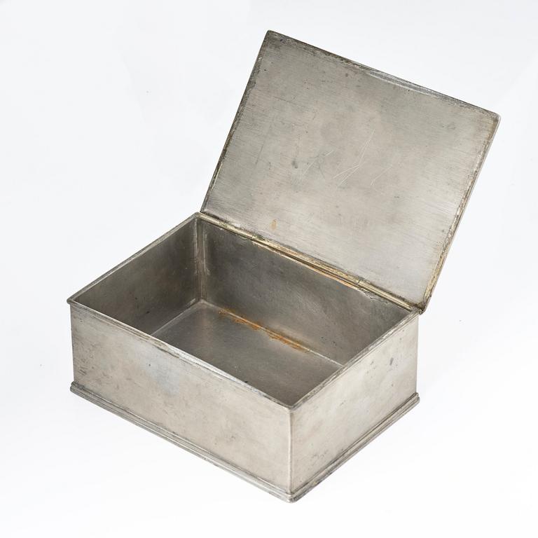 Nils Fougstedt, attributed to, a lidded box, Herman Bergman konstgjuteri, Stockholm, 1927.