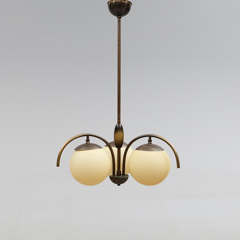 TAKLAMPA, 1900-talets första hälft. Höjd 73 cm.