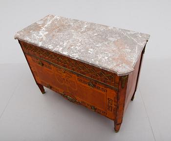 BYRÅ, gustaviansk stil, 1900-talets första hälft.