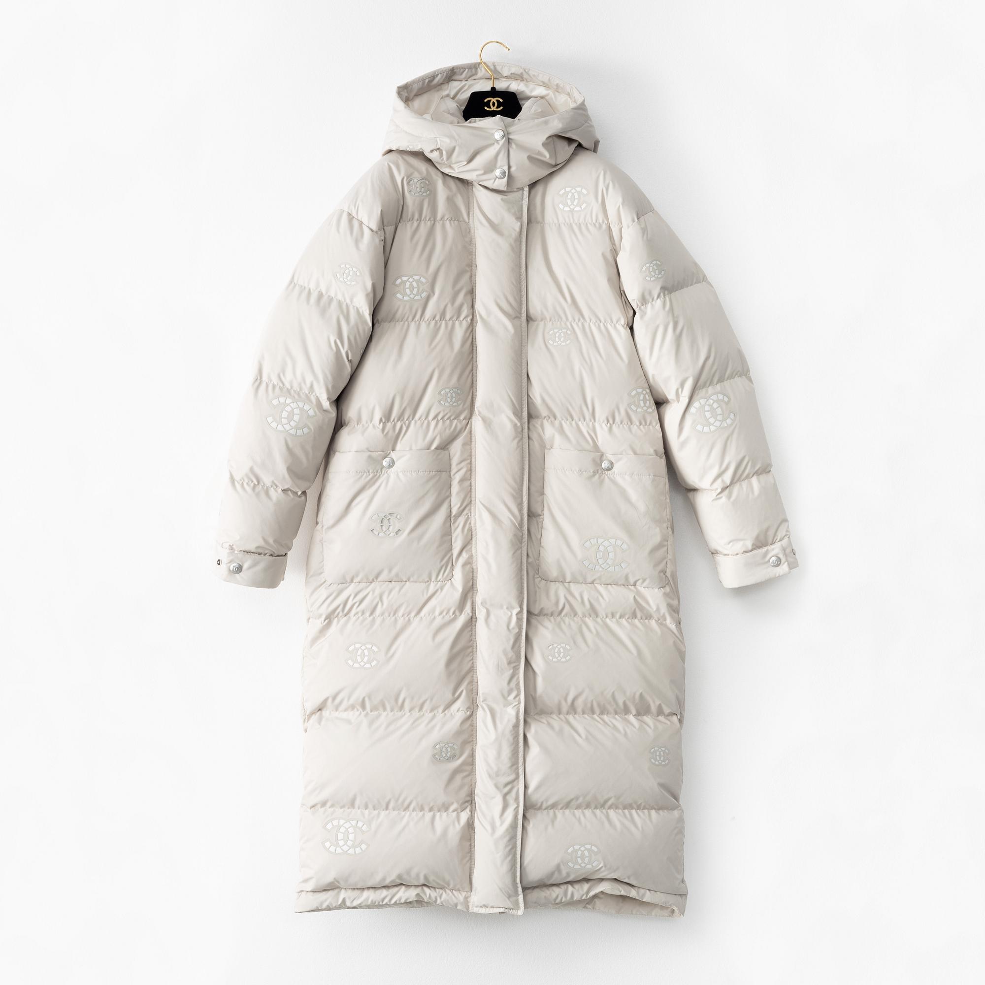 Chanel A down coat french size 38. Bukowskis
