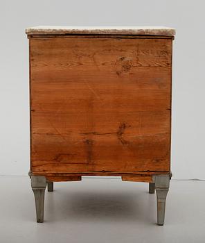 BYRÅ, sengustaviansk, tidigt 1800-tal.