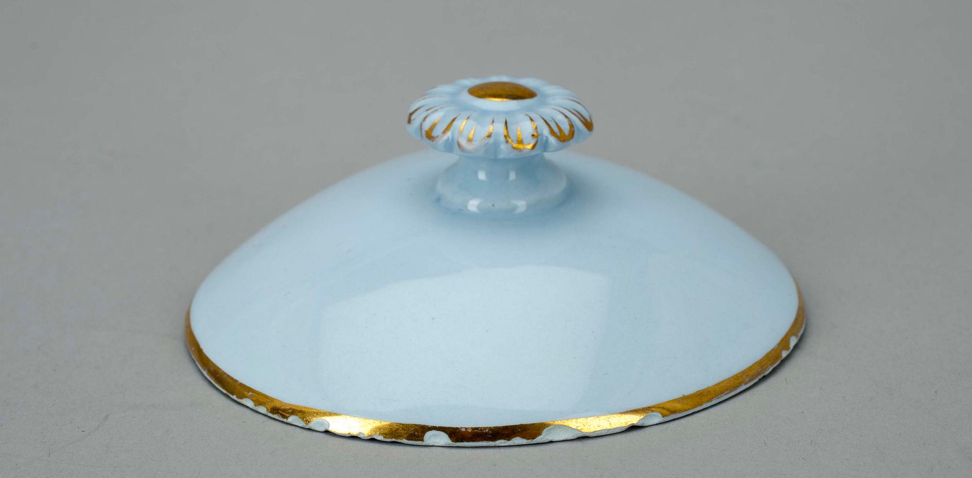 JUG WITH LID.