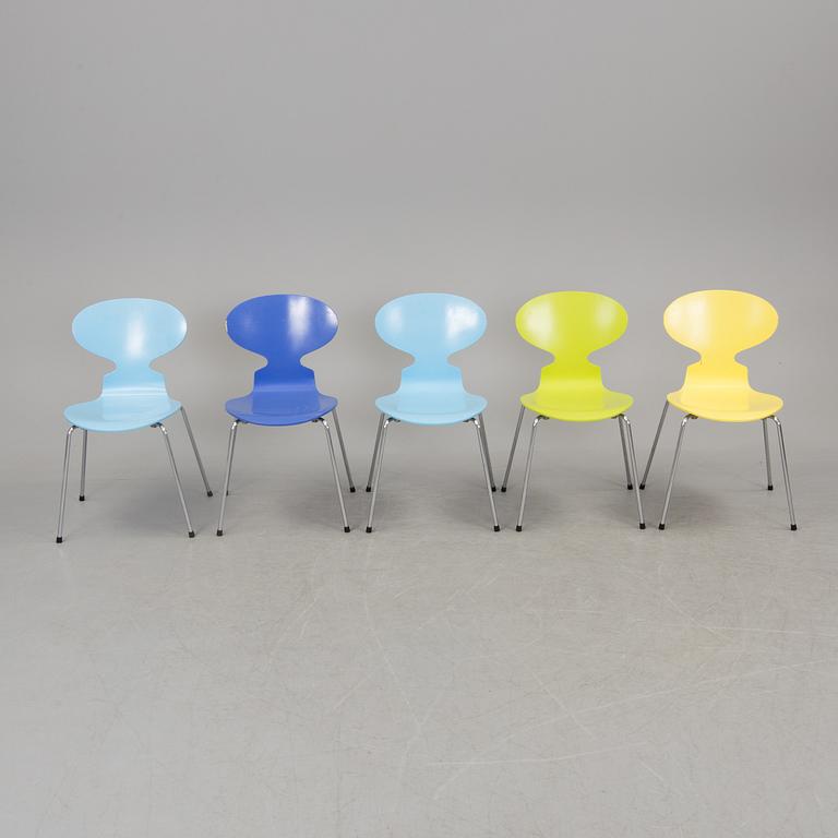 ARNE JACOBSEN, stolar, 5 st, "Myran", Fritz Hansen, Danmark, 1992.