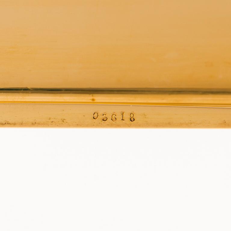 Cartier Art Deco cigarettetui 18K guld med svart emalj och safirer.