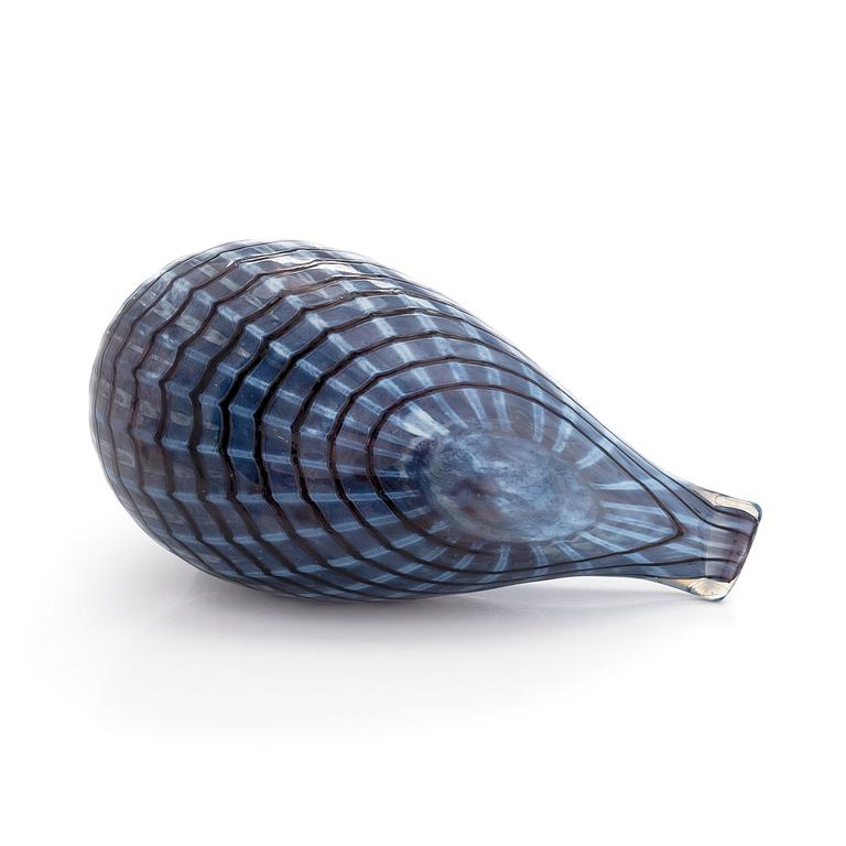 Oiva Toikka, A glass bird 'Mustakurkku-uikku', Nuutajärvi.