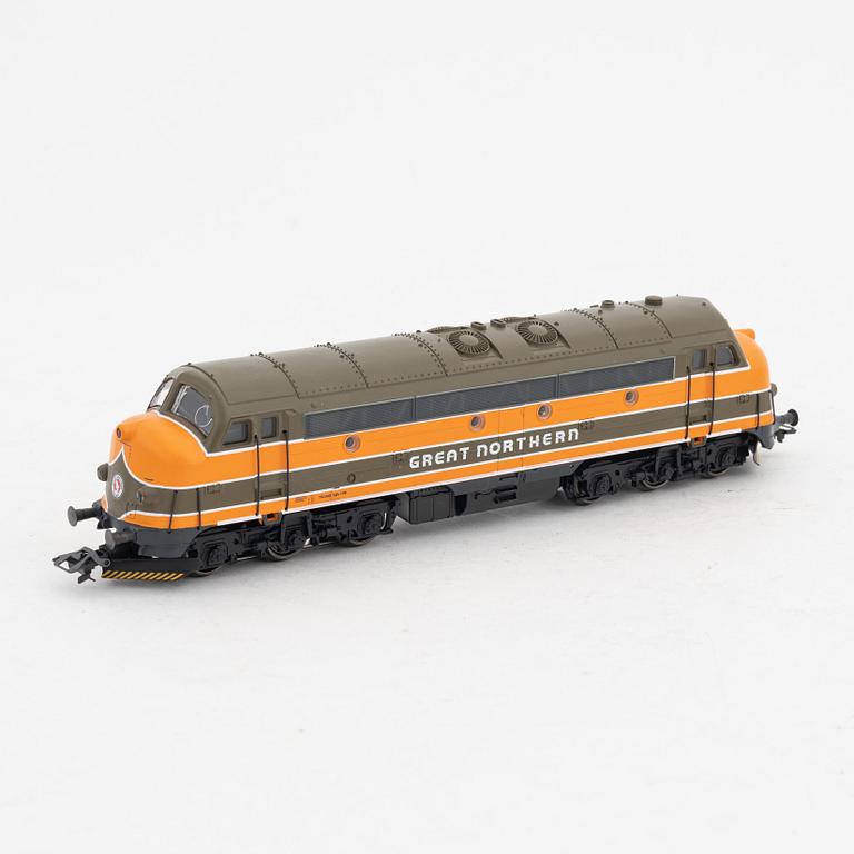 Märklin, diesellok, spår H0, digitalt, i låda.