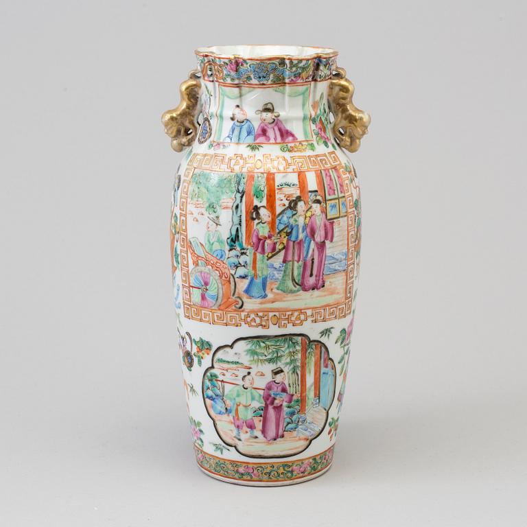 A famille rose porcelain vase, Canton, Qing dynasty, 19th century.