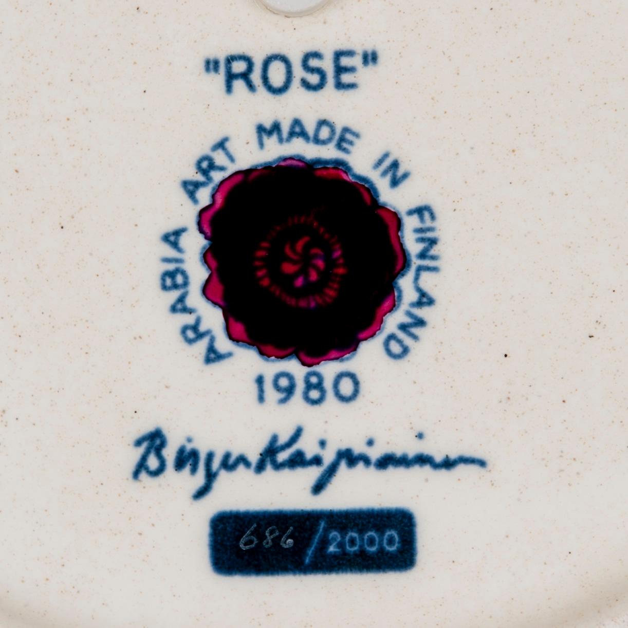 FAT, "Rose" porslin, Birger Kaipiainen, Arabia 686/2000, daterad 1980.