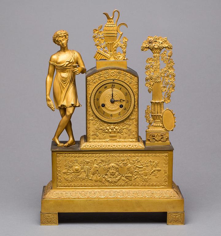 BORDSPENDYL, senempire 1800-talets första hälft.
