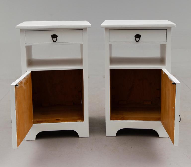 SÄNGBORD, 1 par, 1900-talets första hälft.