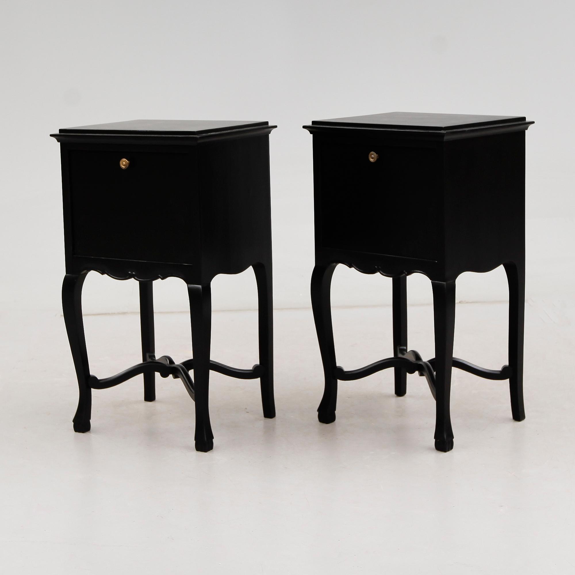 SÄNGBORD, 1 par, 1900-talets första hälft.