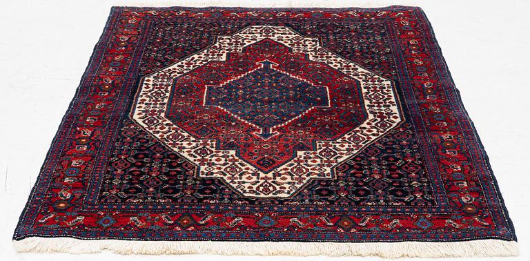 Carpet, Senneh, approx. 160 x 116 cm.