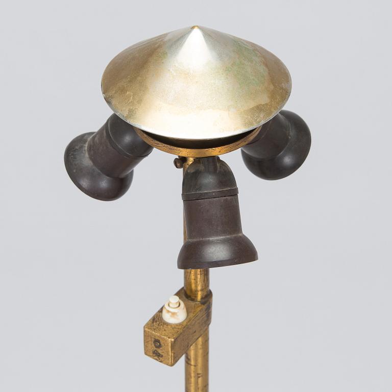 Aino Aalto, golvlampa, modell 806A tillverkare Oy Taito Ab. 1940-tal.