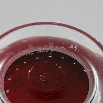 VAS, glas. Wilke Adolfsson, Orrefors. Signerad och daterad -99.