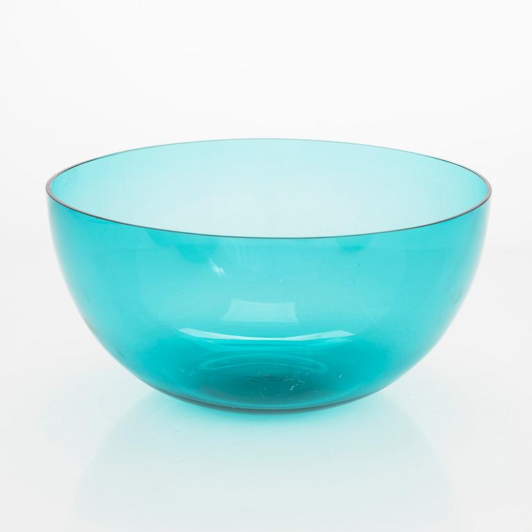 Kaj Franck, a serving bowl '1329' and a 12-piece set of dessert bowls model '1340', Nuutajärvi, Notsjö.