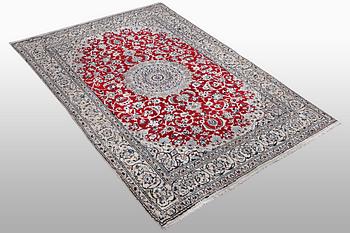 A rug, Nain, part silk, 9 LAA, ca 240 x 150 cm.