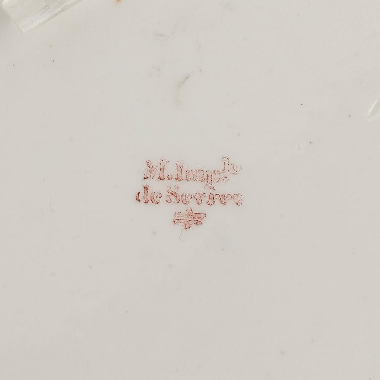 TALLRIKAR, 16 st, porslin.Sévrès, Paris, 1804-09, med Axel von Fersens monogram.