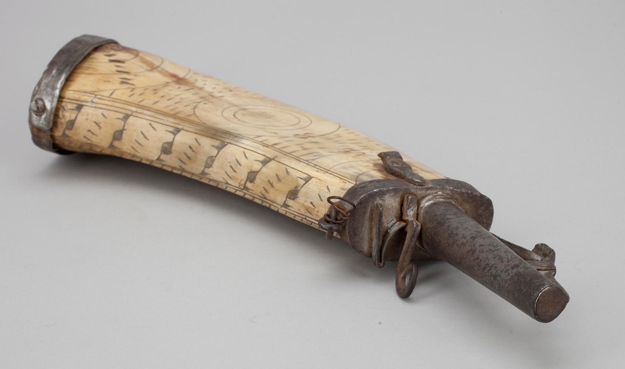 KRUTHORN, Barock, 1600/1700-tal, horn och järn.