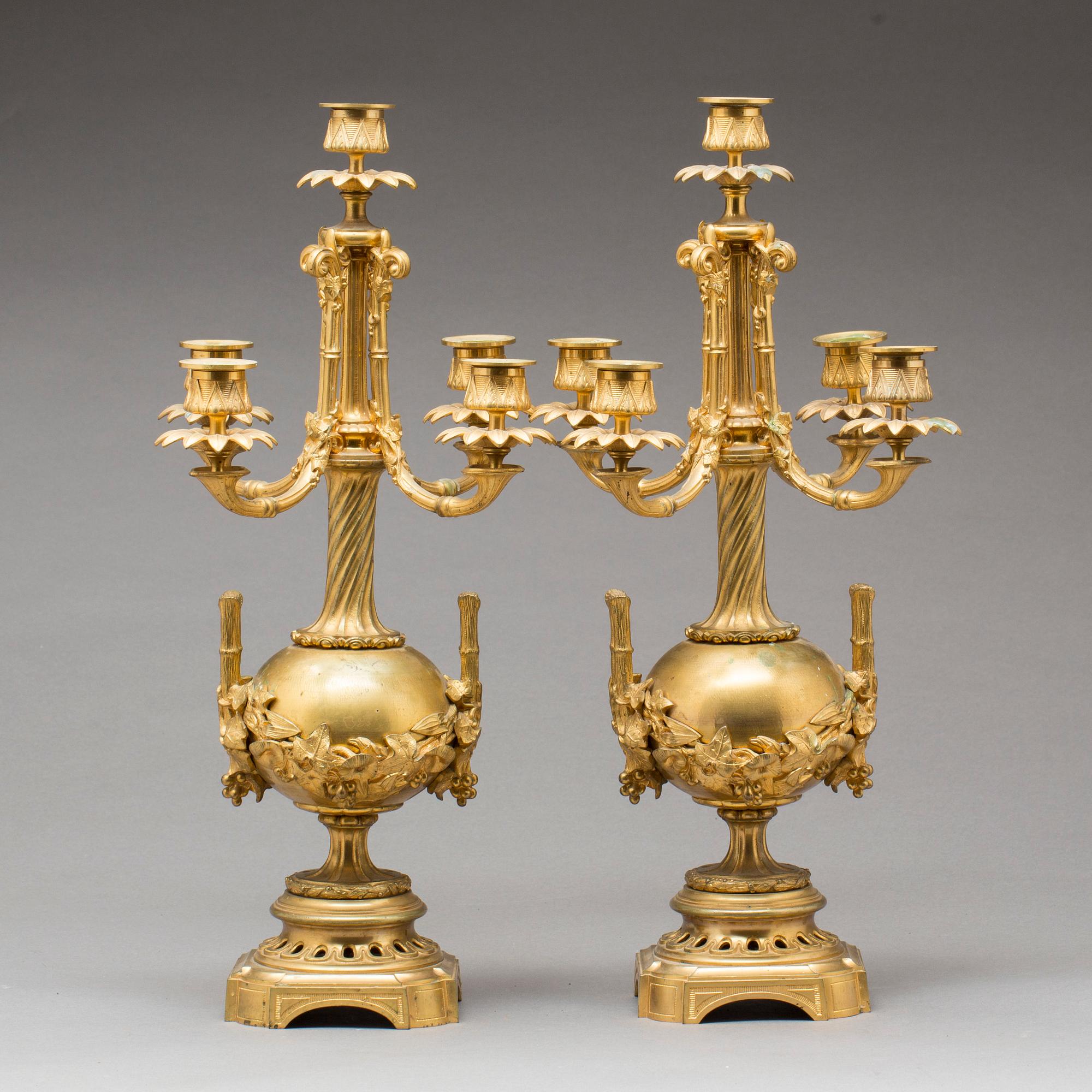 KANDELABRAR, ett par, Louis XVI-stil, sent 1800-tal.