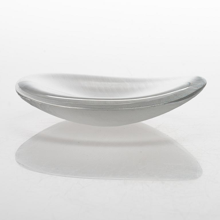 Tapio Wirkkala, art glass bowl 'Lehti' (Leaf), model 3337, signed Tapio Wirkkala Iittala -56.