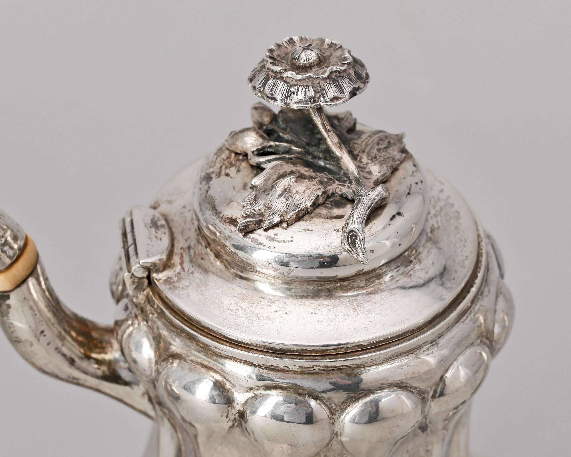 KAFFE -SAMT TEKANNA, silver, Veniamin Savinsky, Moskva, Ryssland 1862. Totalvikt ca 1175 g.