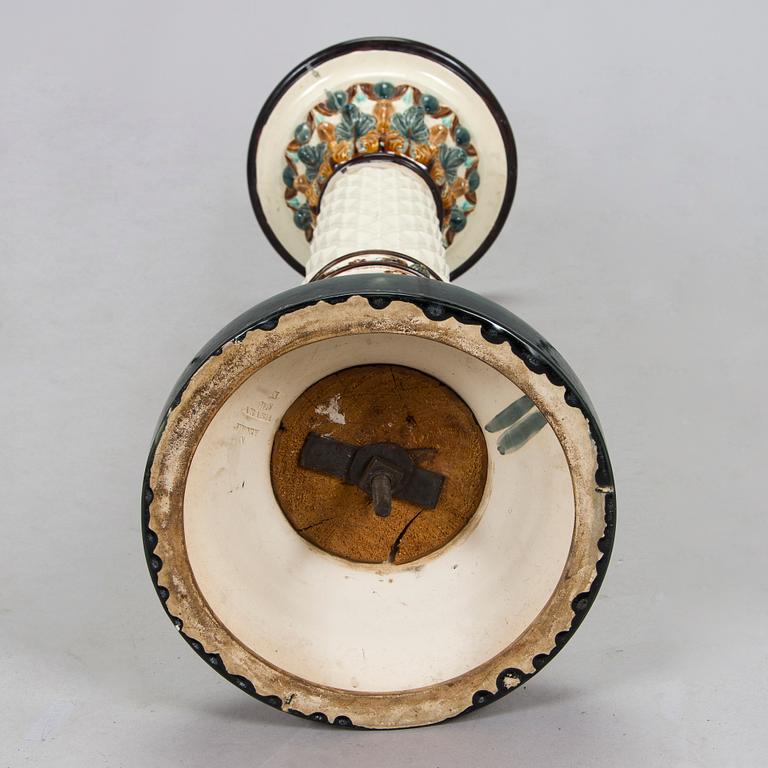 Kukkapylväs / jalusta, Arabia noin 1900.