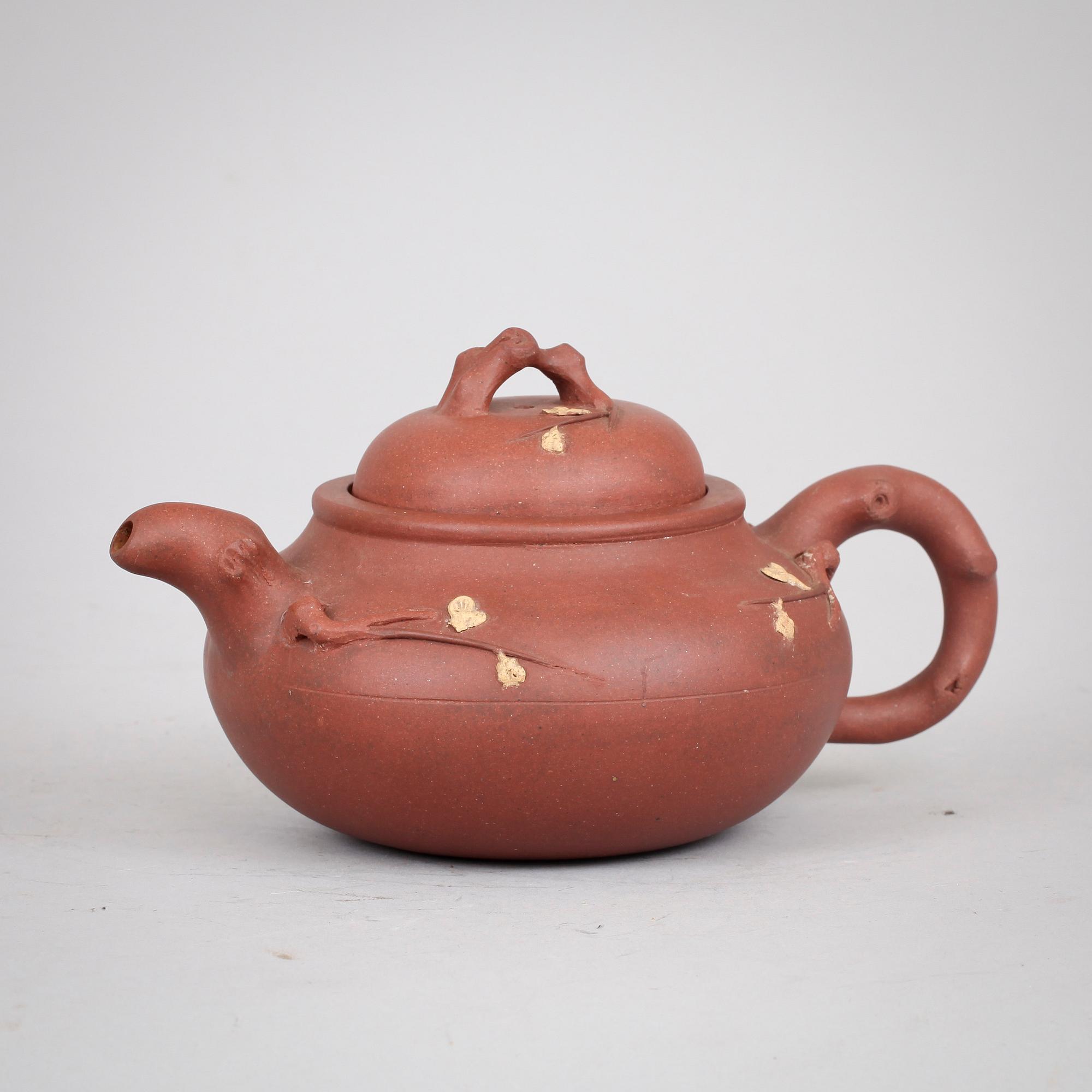 TEKANNA med LOCK. Yixinggods. 1900-talets första hälft.