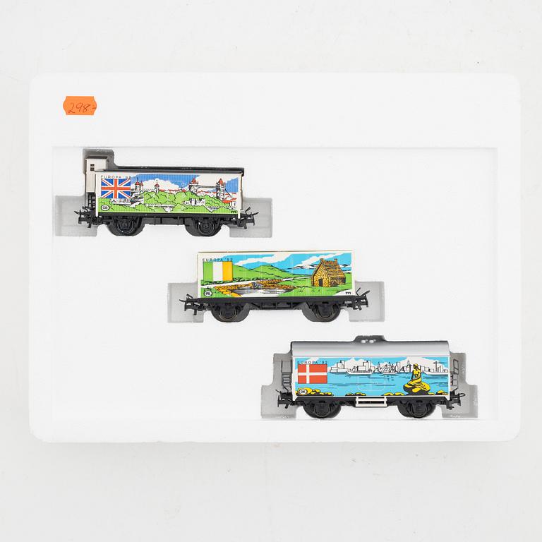 Märklin, two freight trainset, model 2839 and 28725, special series car set 'Europa 1992', in boxes.