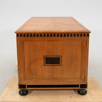 Desk in Baroque style, first half of the 20th century.