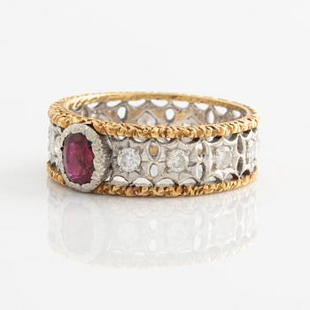 Ring 18K gold with a ruby and round brilliant-cut diamonds.