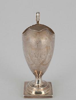 GRÄDDKANNA, silver, Smith & Hayter, London 1795. Tot. vikt. ca. 102 g.