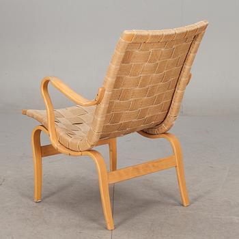 KARMSTOL. "Eva" design Bruno Mathsson för Karl Mathsson. Daterad 1977.