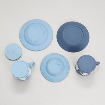 WEDGWOOD, Jasperware, 30 delar, England 1900-talets andra hälft.