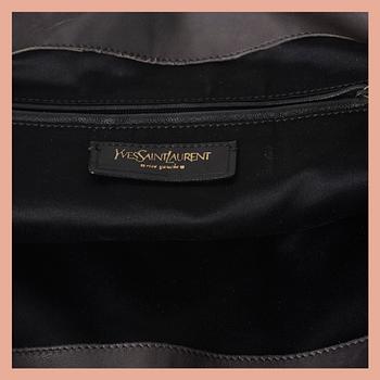 VÄSKA, "Downtown", Yves Saint Laurent.