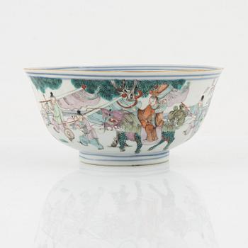 A porcelain bowl, China, end of the 19th century.